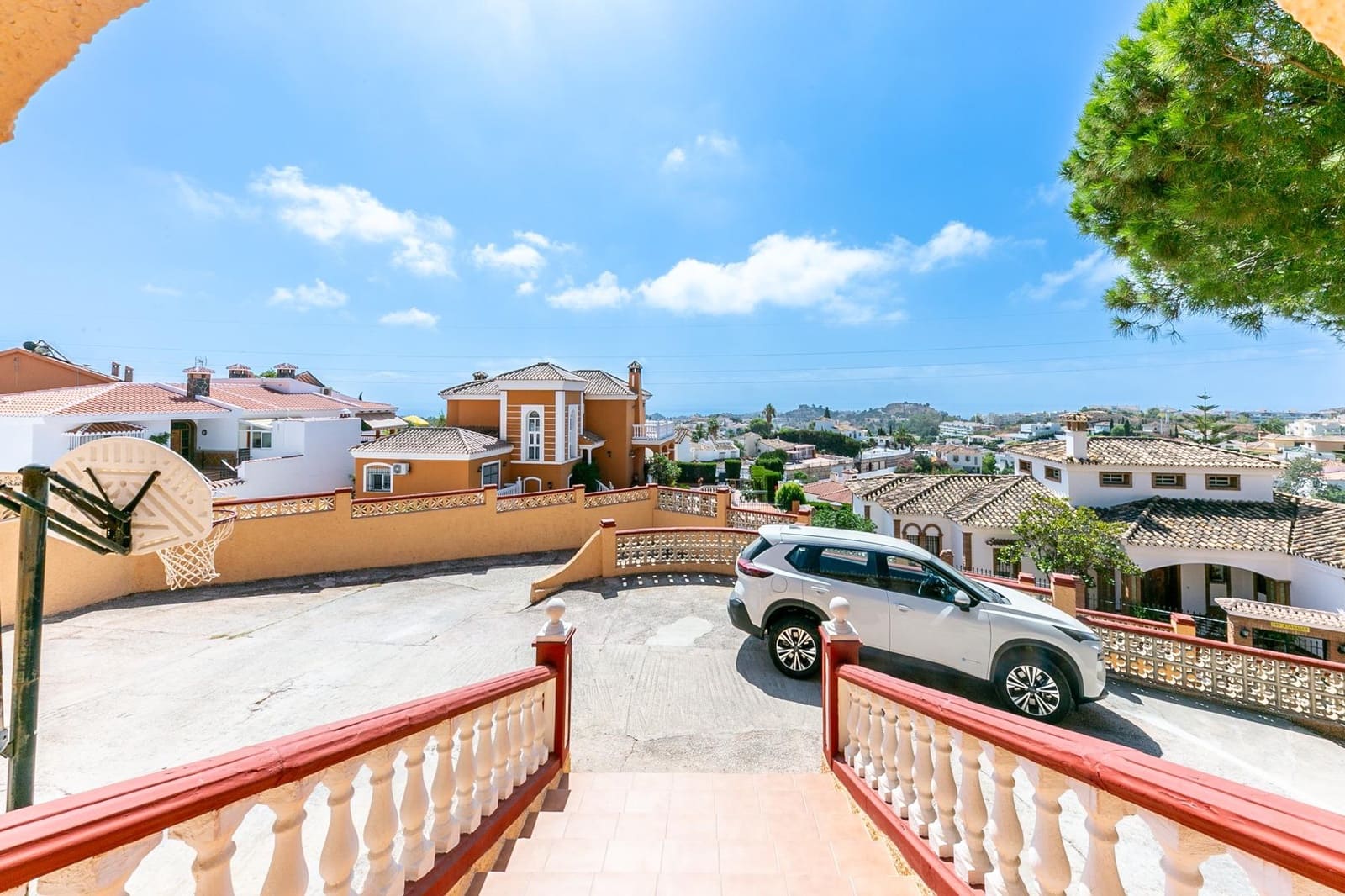 4 soveværelse Villa til salg i Benalmadena med swimmingpool garage - € 825.000 (Ref: 8849940)