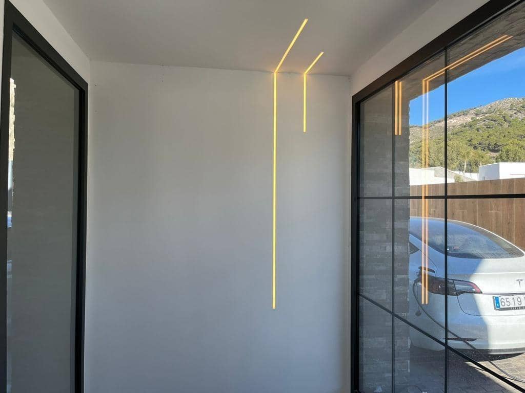 6 bedroom Villa for sale in Mijas with pool garage - € 1,600,000 (Ref: 8867215)