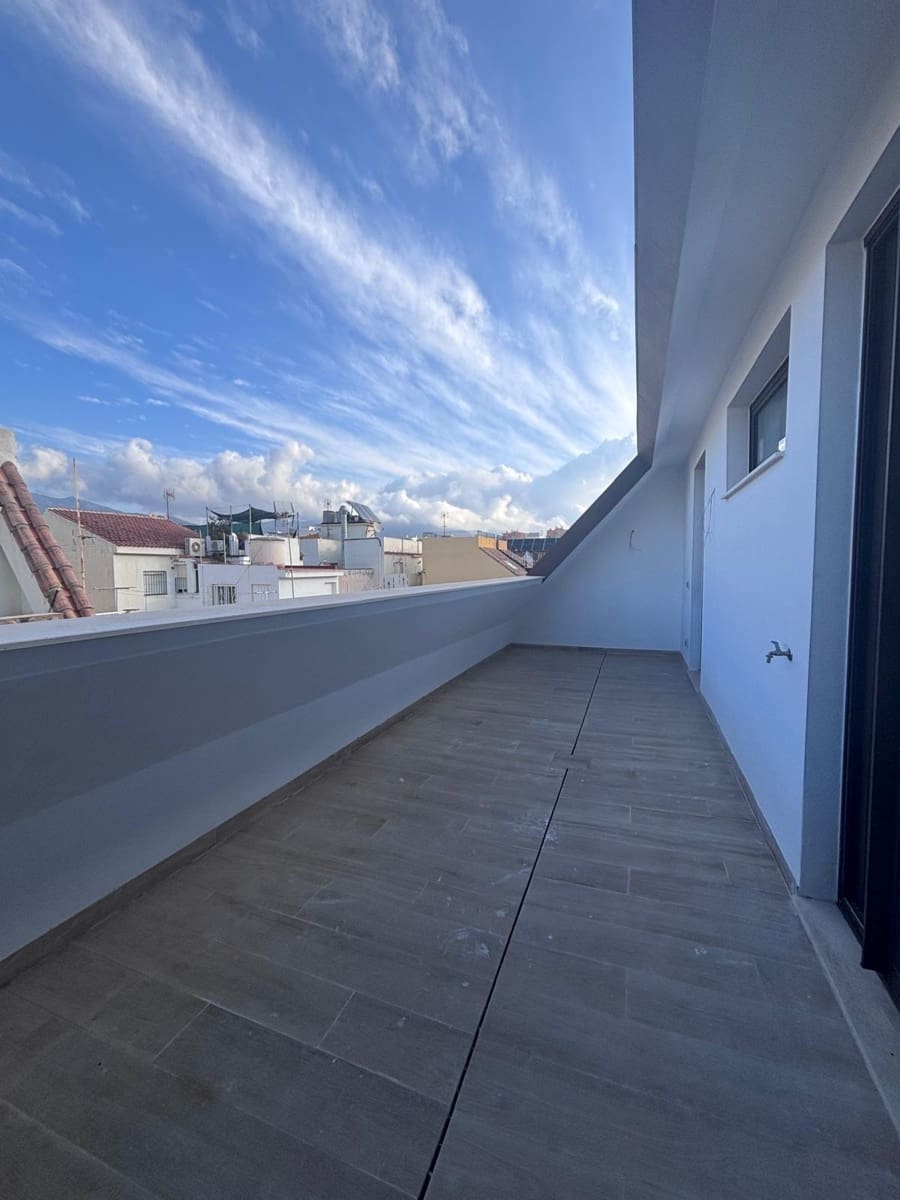 3 makuuhuone Kattohuoneisto myytävänä paikassa Fuengirola - 489 000 € (Ref: 8994141)