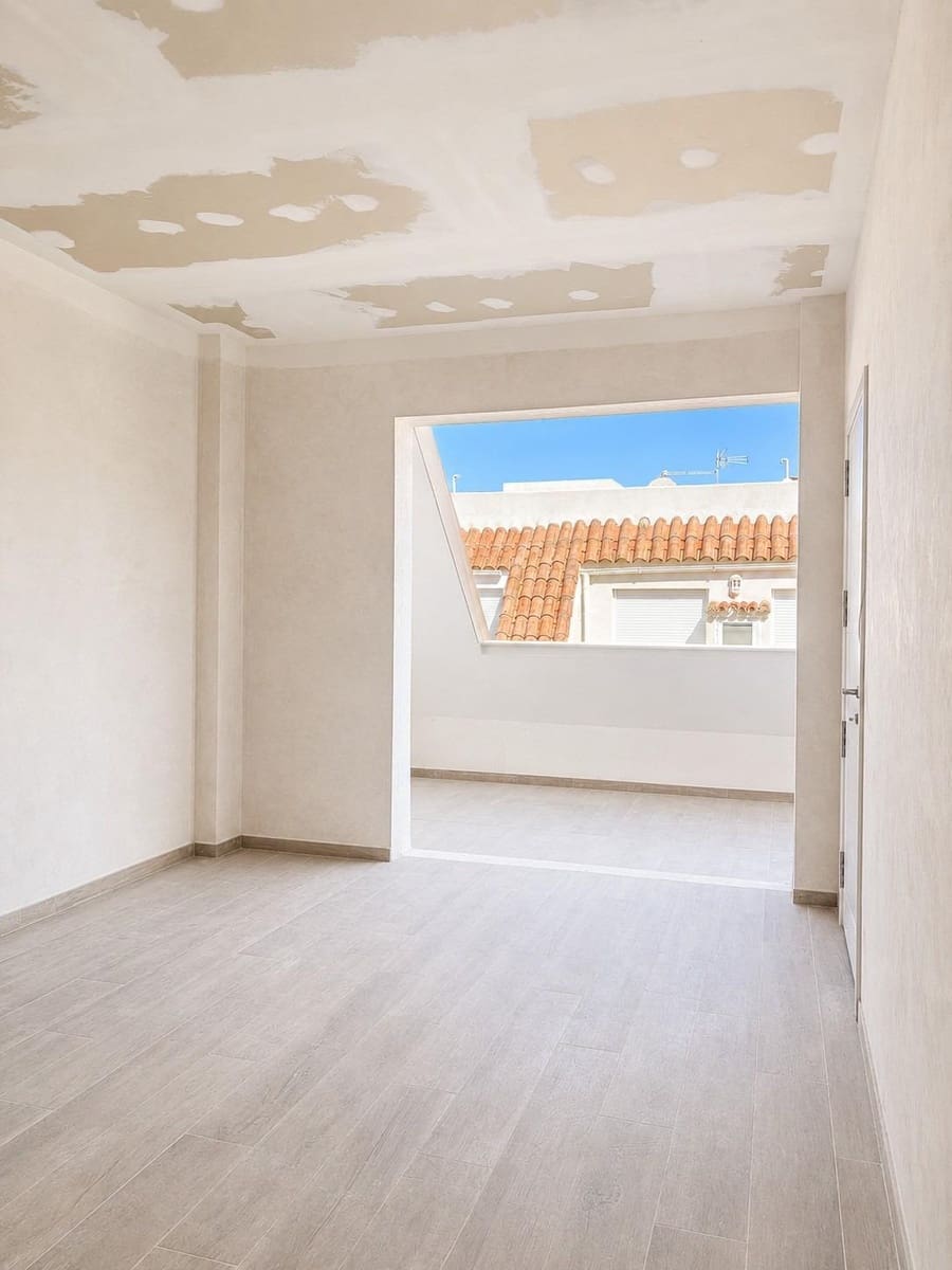3 makuuhuone Kattohuoneisto myytävänä paikassa Fuengirola - 489 000 € (Ref: 8994141)