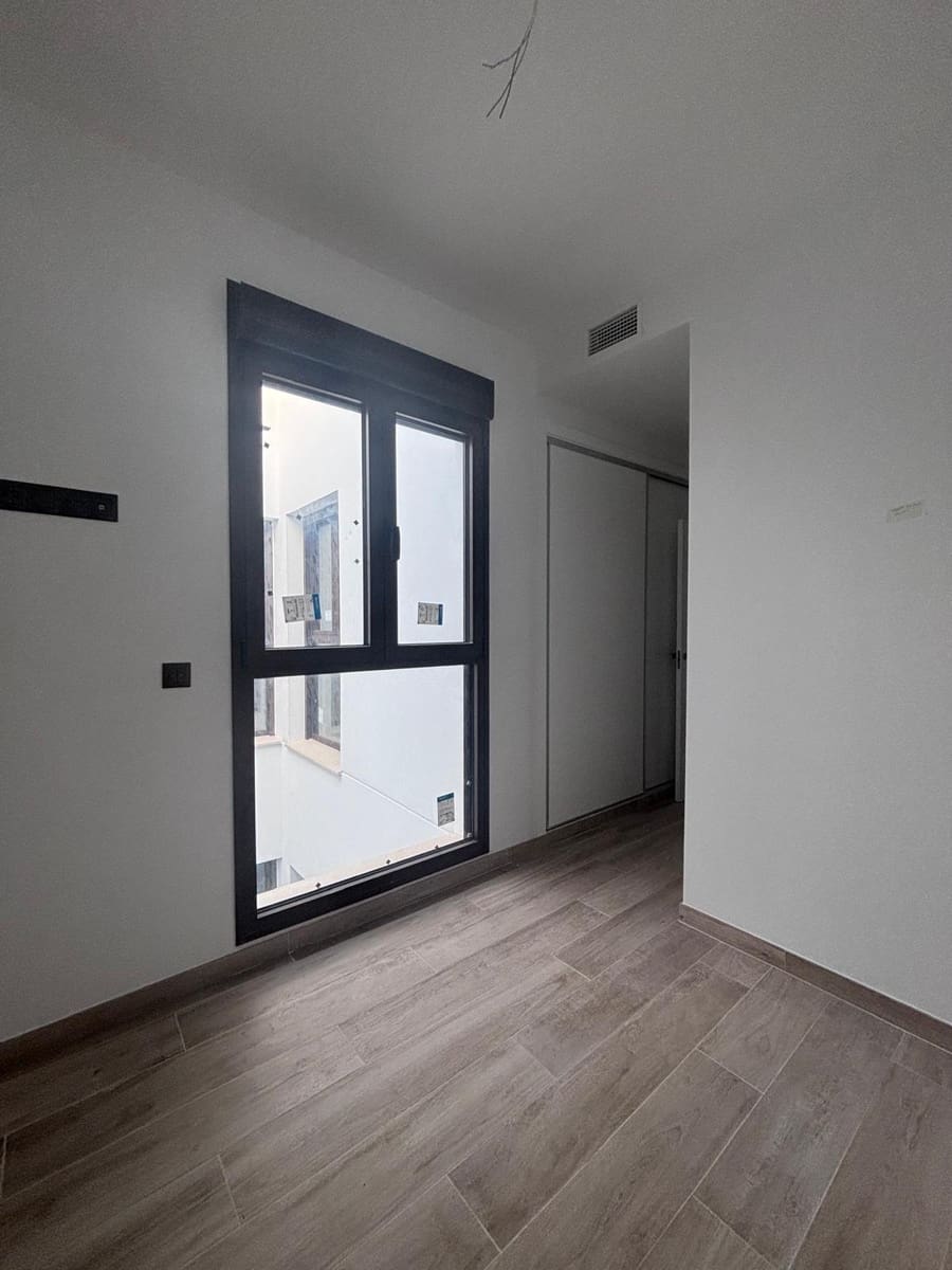 3 makuuhuone Kattohuoneisto myytävänä paikassa Fuengirola - 489 000 € (Ref: 8994141)