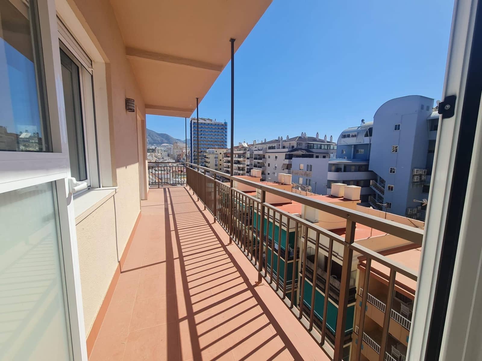 4 slaapkamer Appartement te koop in Fuengirola - € 595.000 (Ref: 9001606)