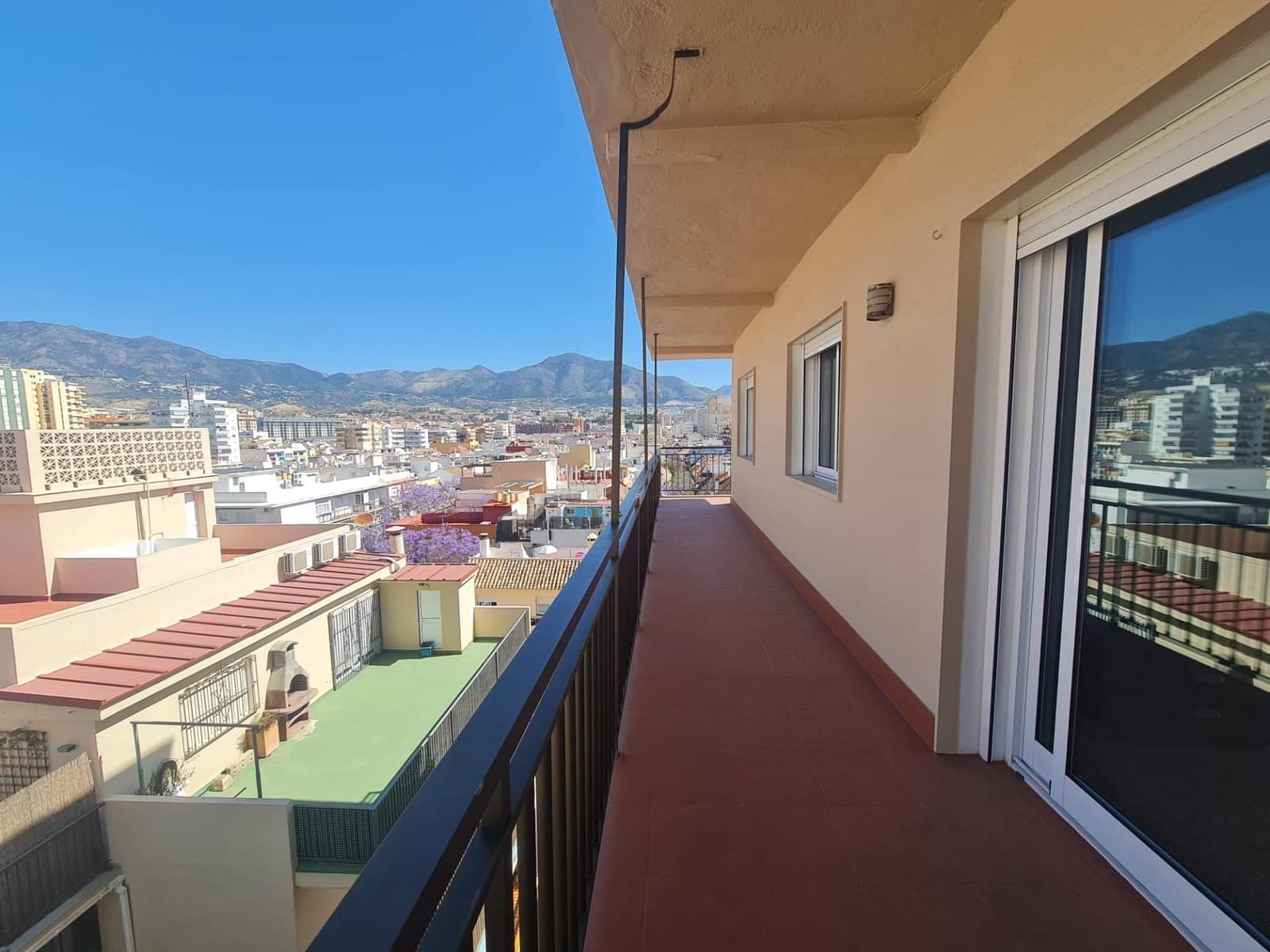 4 slaapkamer Appartement te koop in Fuengirola - € 595.000 (Ref: 9001606)