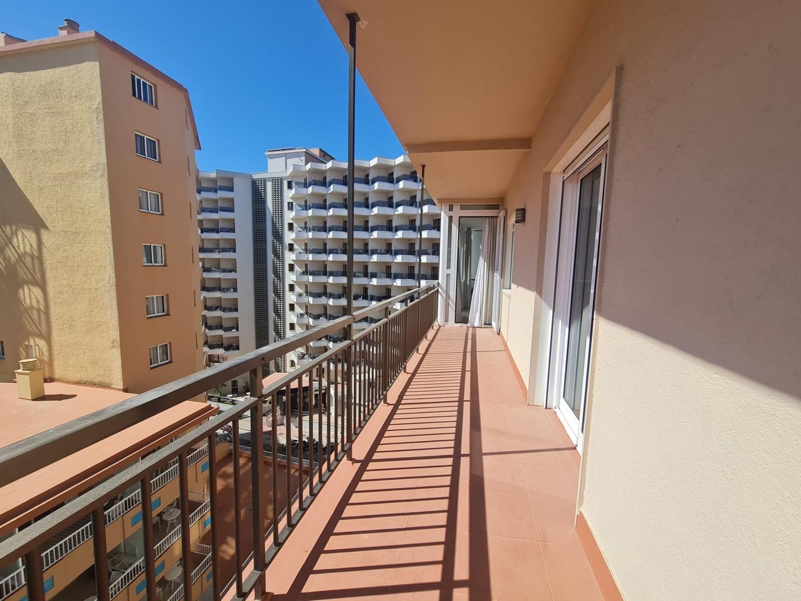 4 slaapkamer Appartement te koop in Fuengirola - € 595.000 (Ref: 9001606)