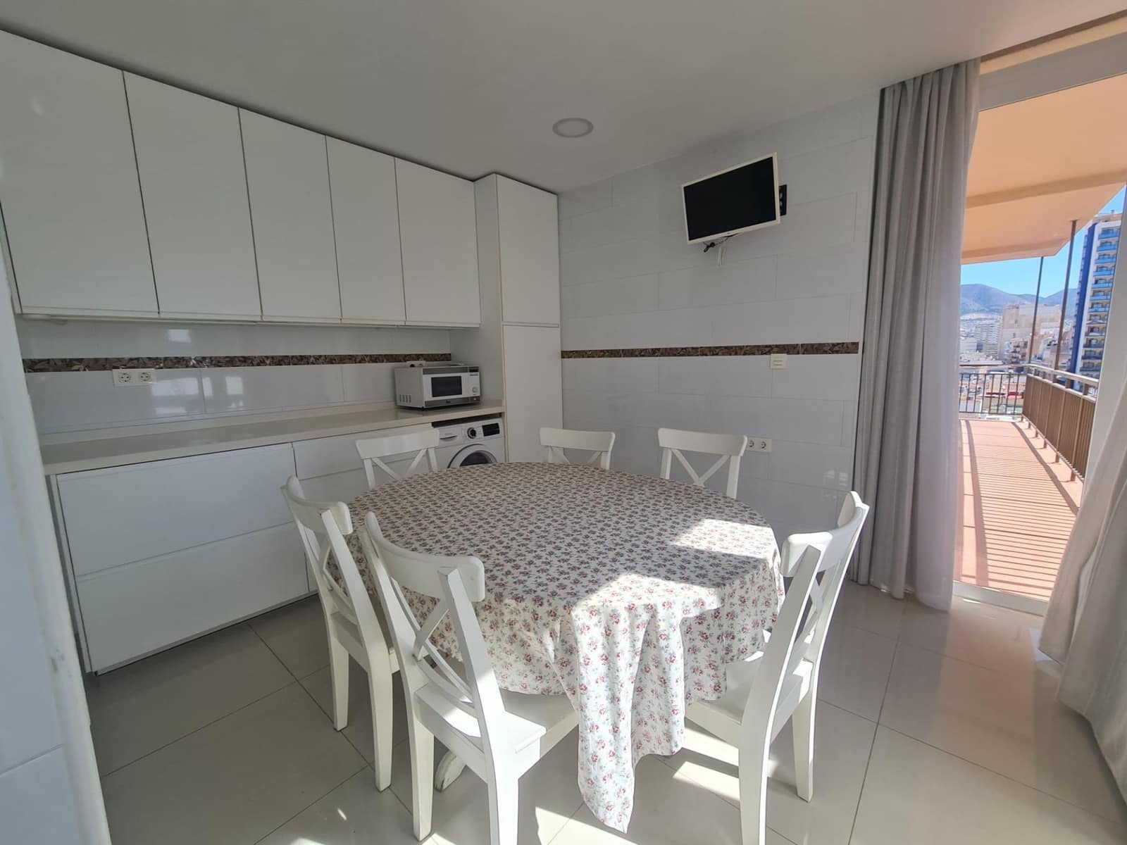 4 slaapkamer Appartement te koop in Fuengirola - € 595.000 (Ref: 9001606)