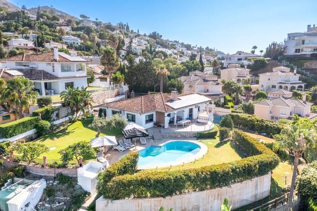 3 slaapkamer Villa te koop in Benalmádena met zwembad garage - € 975.000 (Ref: 9112325)