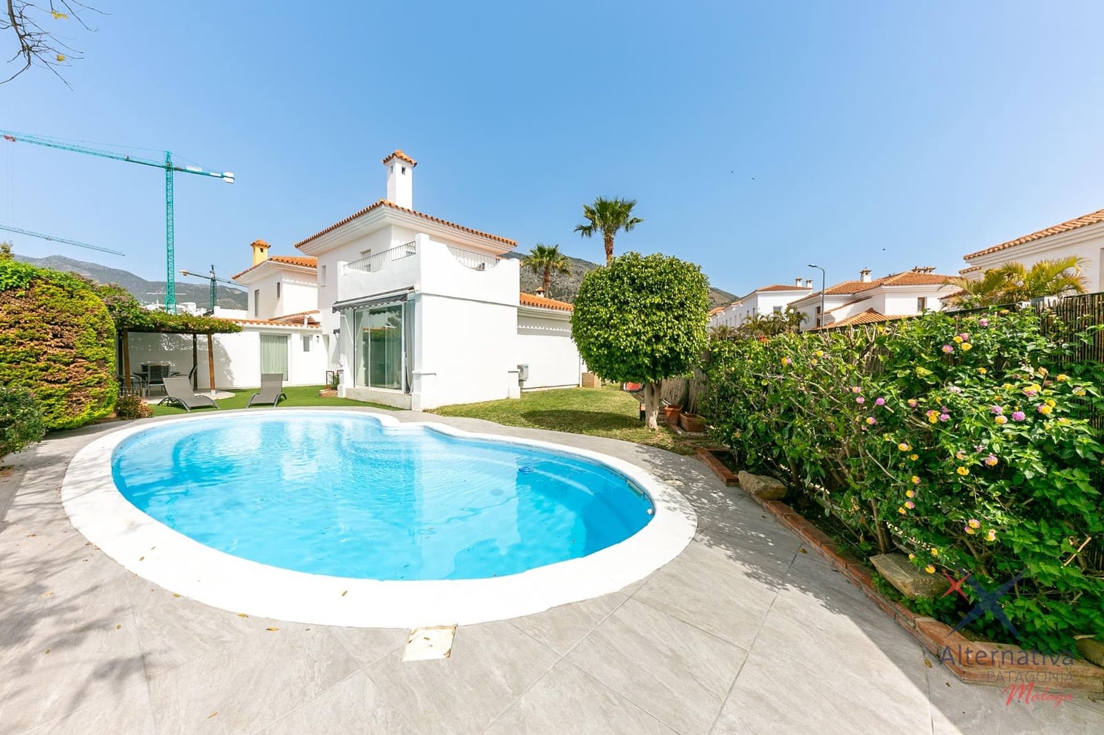 4 soveværelse Semi-Rækkehus til salg i Benalmadena med swimmingpool garage - € 949.000 (Ref: 9153888)