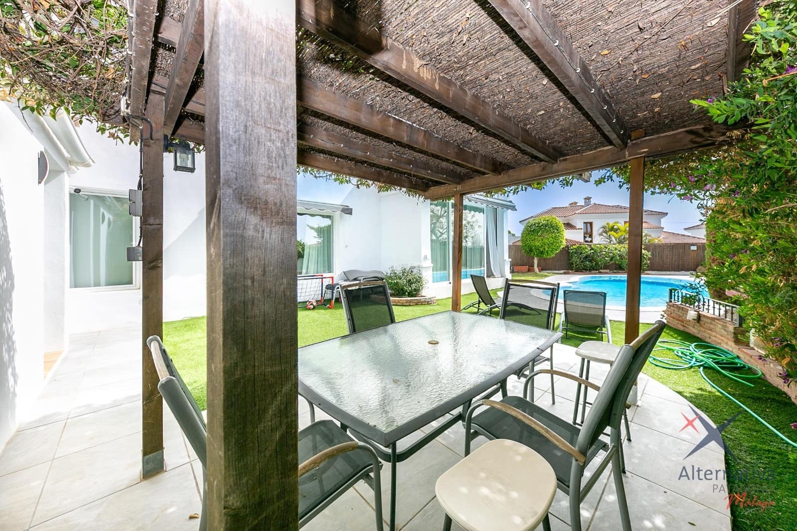 4 soveværelse Semi-Rækkehus til salg i Benalmadena med swimmingpool garage - € 949.000 (Ref: 9153888)