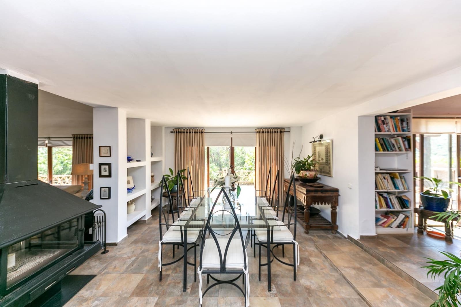 6 soveværelse Finca/Landehus til salg i Entrerrios med swimmingpool garage - € 1.195.000 (Ref: 9200455)