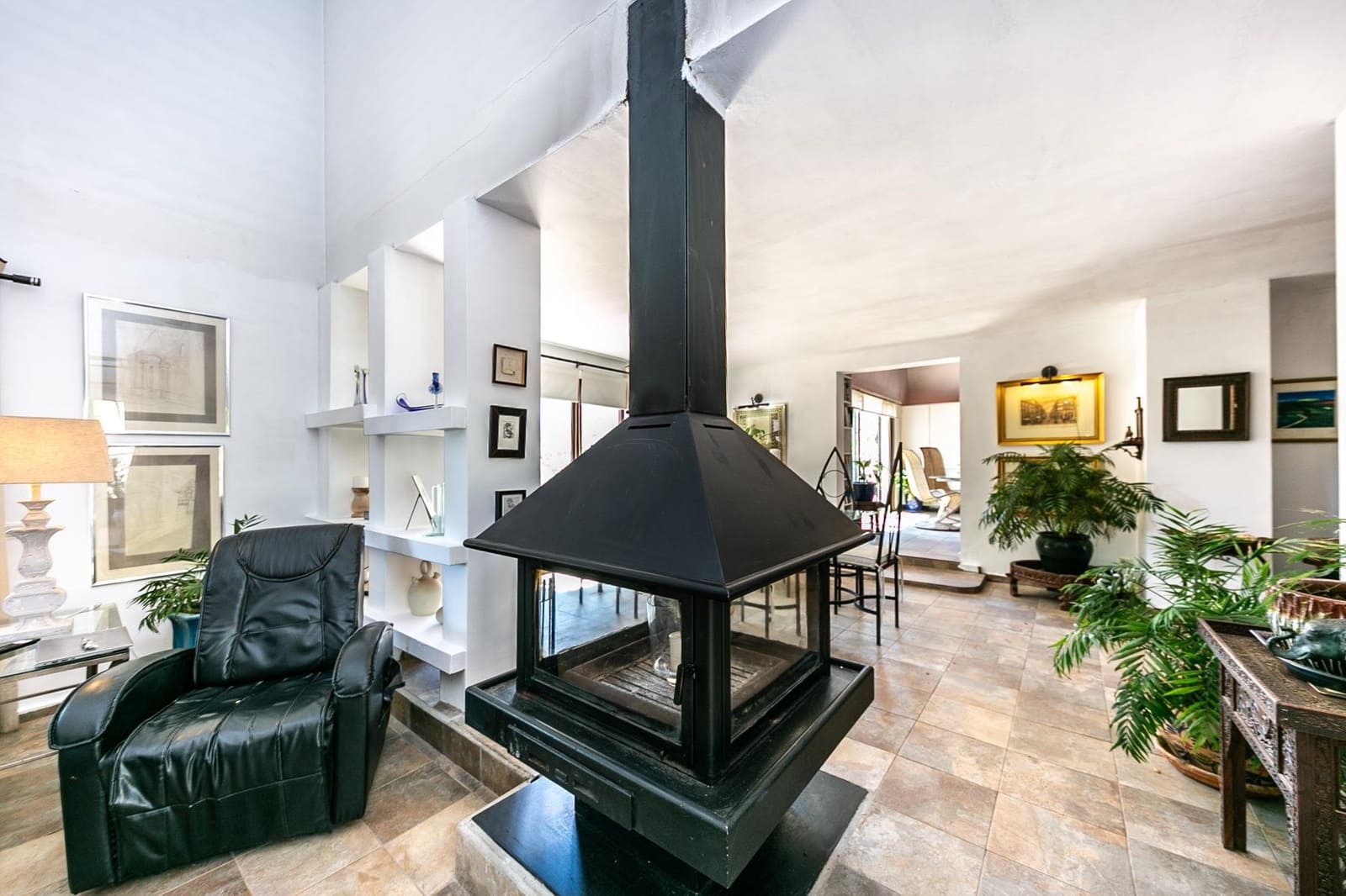 6 soveværelse Finca/Landehus til salg i Entrerrios med swimmingpool garage - € 1.195.000 (Ref: 9200455)