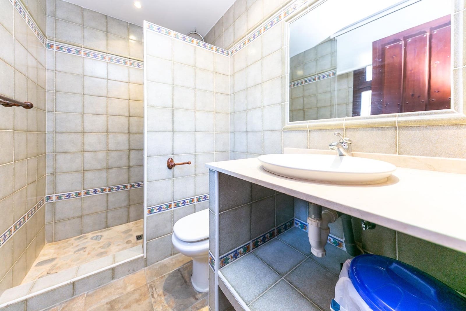 6 soveværelse Finca/Landehus til salg i Entrerrios med swimmingpool garage - € 1.195.000 (Ref: 9200455)