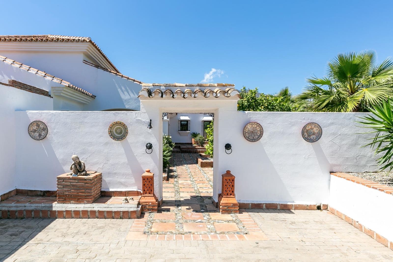 6 soveværelse Finca/Landehus til salg i Entrerrios med swimmingpool garage - € 1.195.000 (Ref: 9200455)