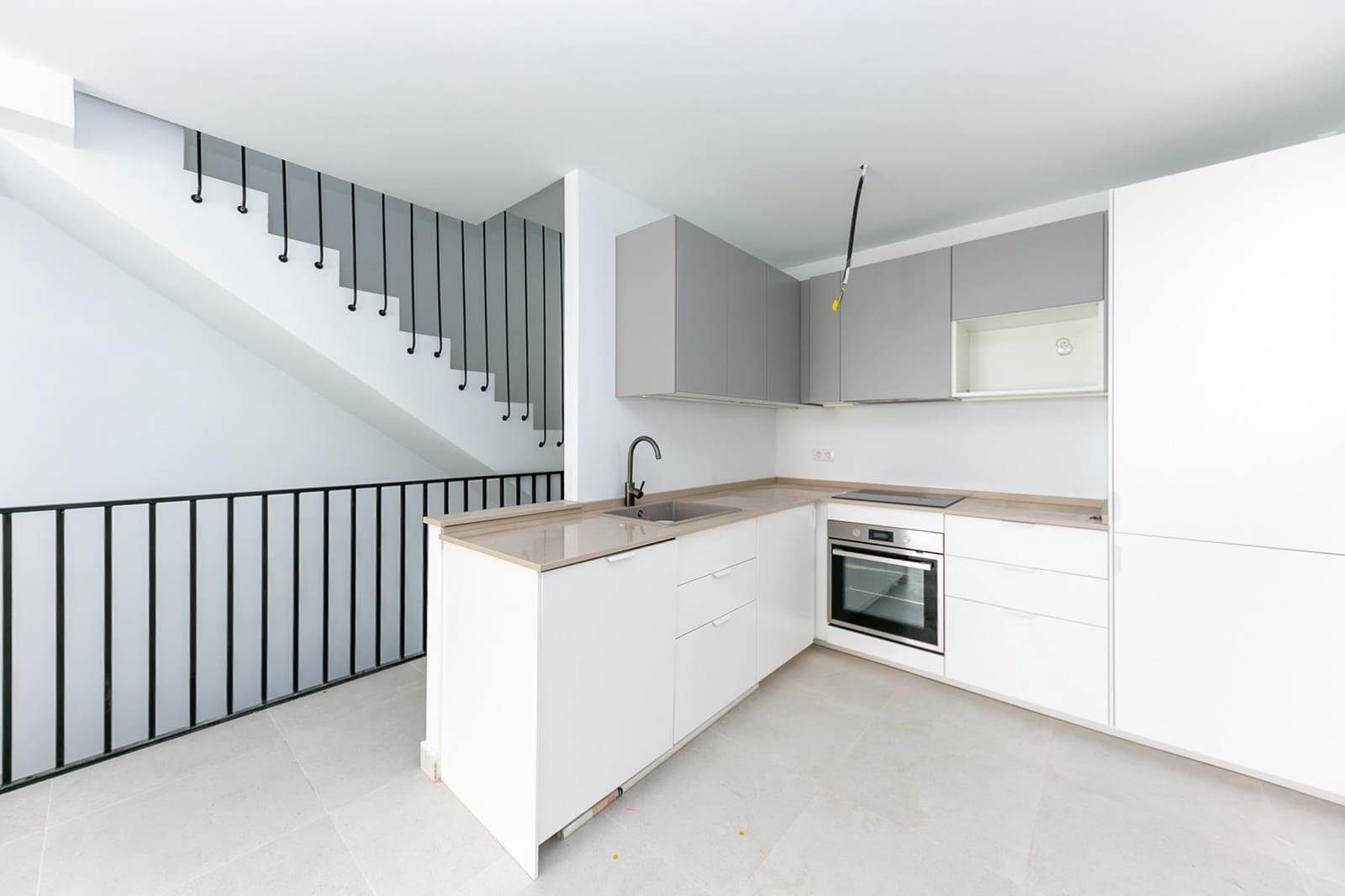 2 soveværelse Semi-Rækkehus til salg i Manilva med garage - € 349.000 (Ref: 9232882)