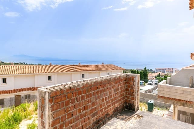 2 soverom Kjedet enebolig til salgs i Manilva med garasje - € 279 000 (Ref: 9232883)