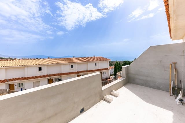 2 soverom Kjedet enebolig til salgs i Manilva med garasje - € 279 000 (Ref: 9232883)