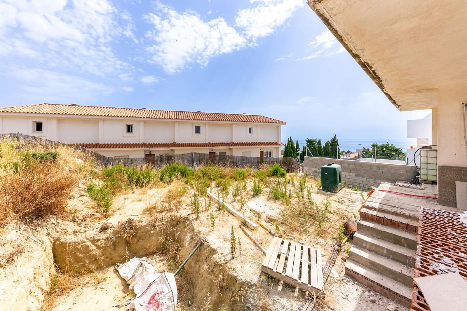 2 soverom Kjedet enebolig til salgs i Manilva med garasje - € 279 000 (Ref: 9232883)