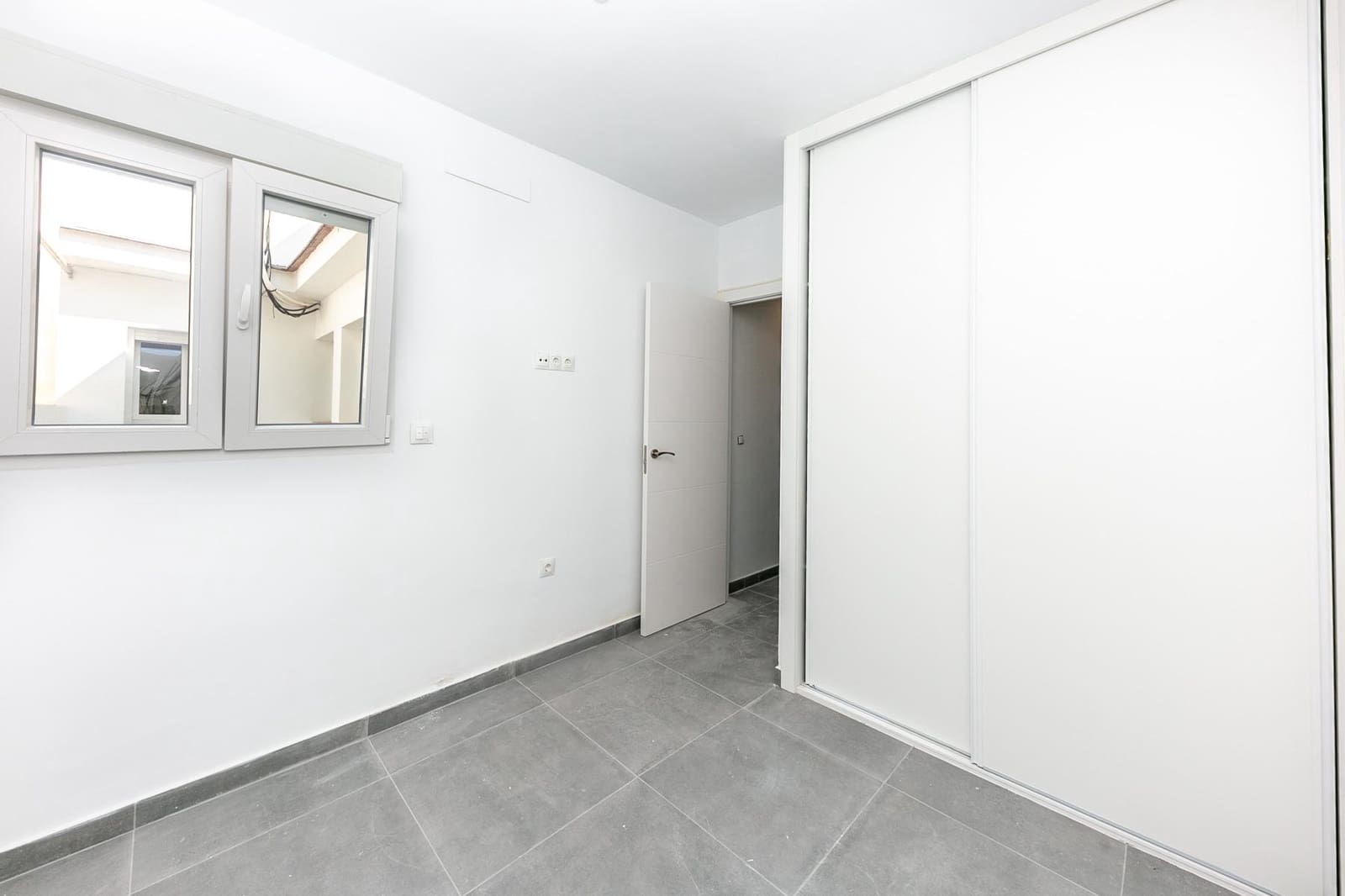 4 sypialnia Dom na sprzedaż w Fuengirola z garażem - 315 000 € (Ref: 9255264)