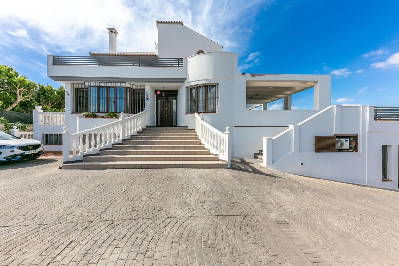 8 soverom Villa til salgs i La Sierrezuela med svømmebasseng - € 1 579 000 (Ref: 9285207)