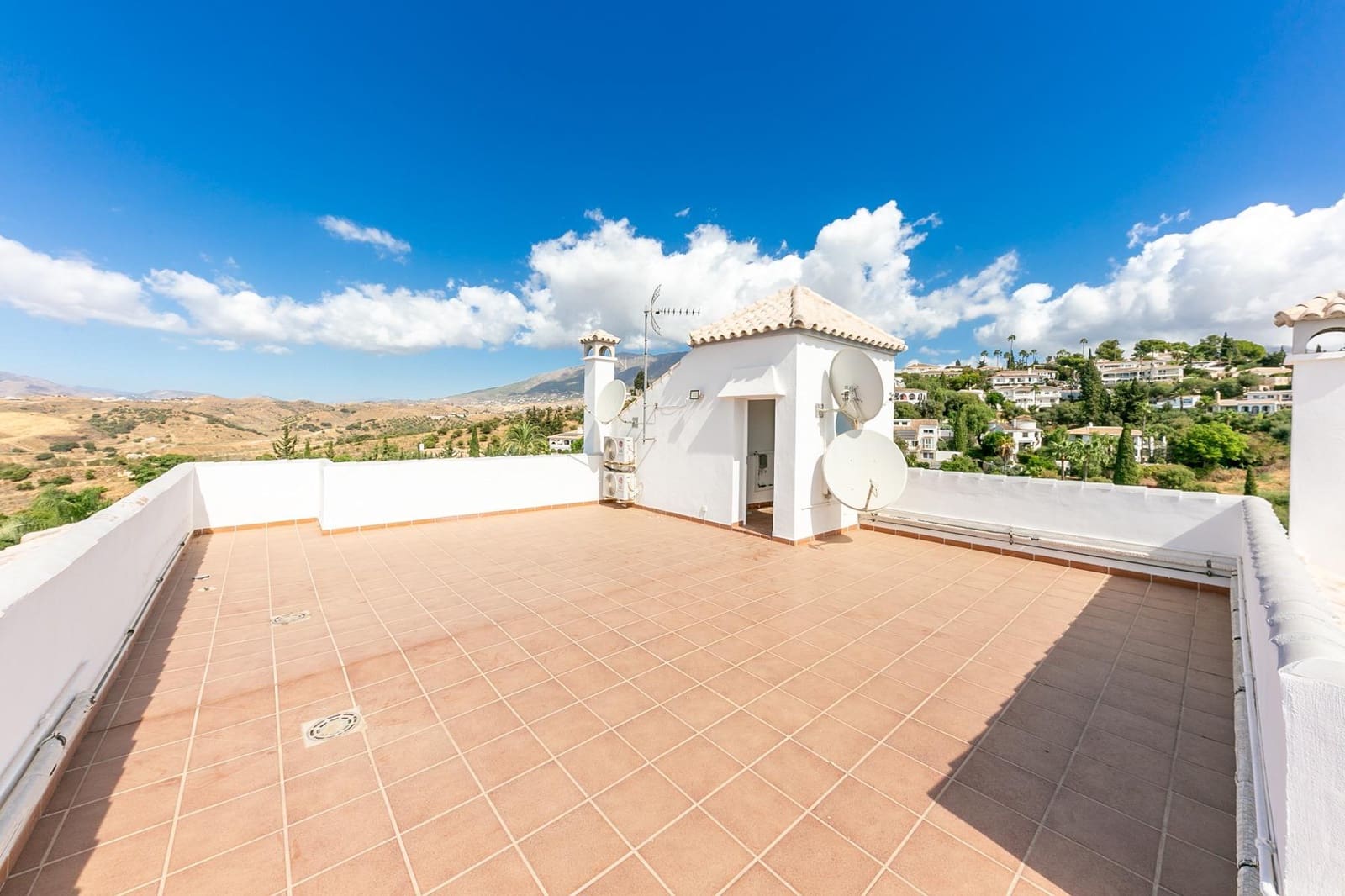 8 soverom Villa til salgs i La Sierrezuela med svømmebasseng - € 1 579 000 (Ref: 9285207)