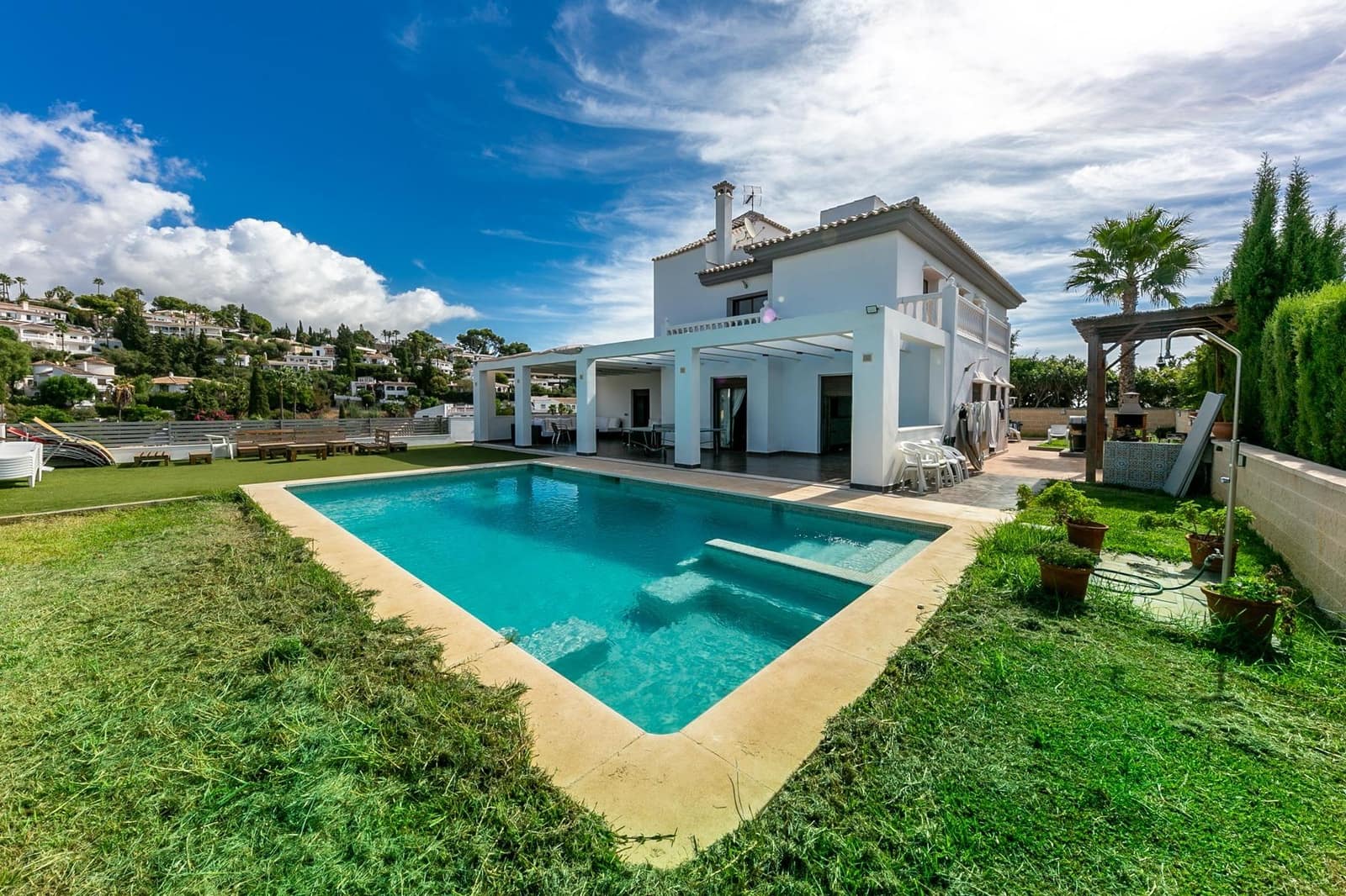 8 soverom Villa til salgs i La Sierrezuela med svømmebasseng - € 1 579 000 (Ref: 9285207)