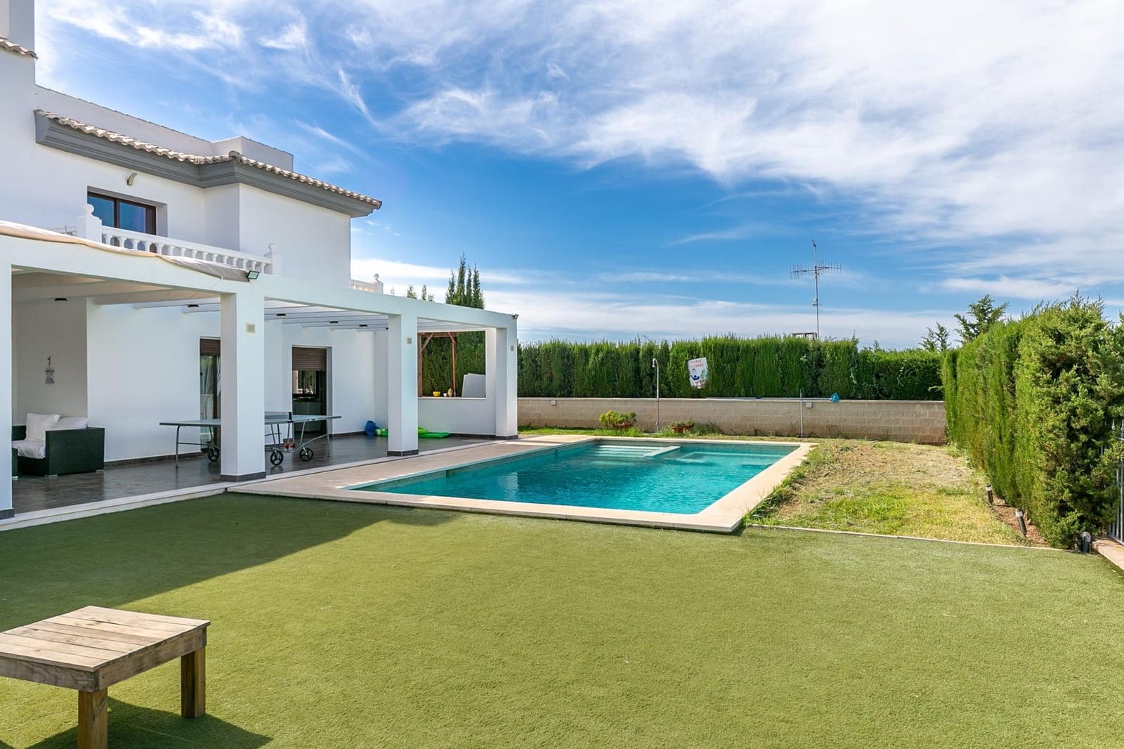 8 soverom Villa til salgs i La Sierrezuela med svømmebasseng - € 1 579 000 (Ref: 9285207)