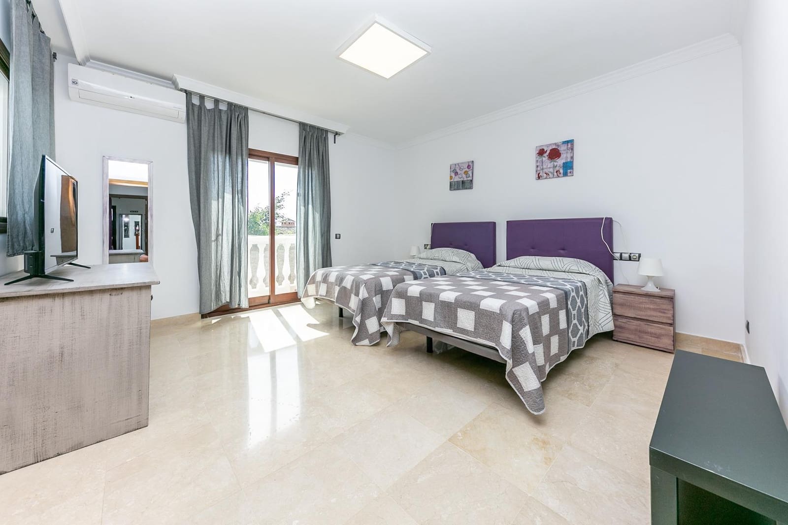 8 soverom Villa til salgs i La Sierrezuela med svømmebasseng - € 1 579 000 (Ref: 9285207)