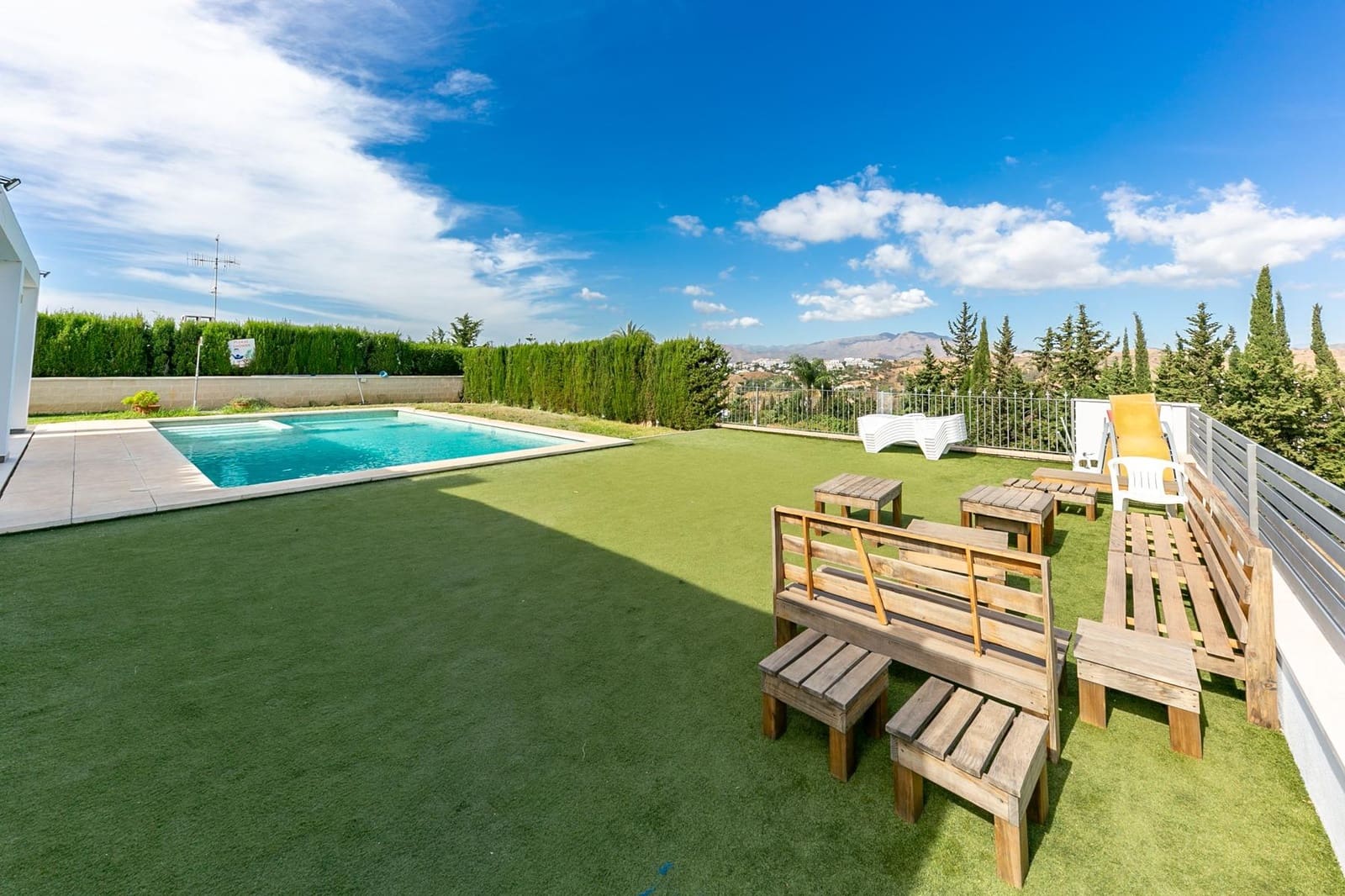 8 soverom Villa til salgs i La Sierrezuela med svømmebasseng - € 1 579 000 (Ref: 9285207)