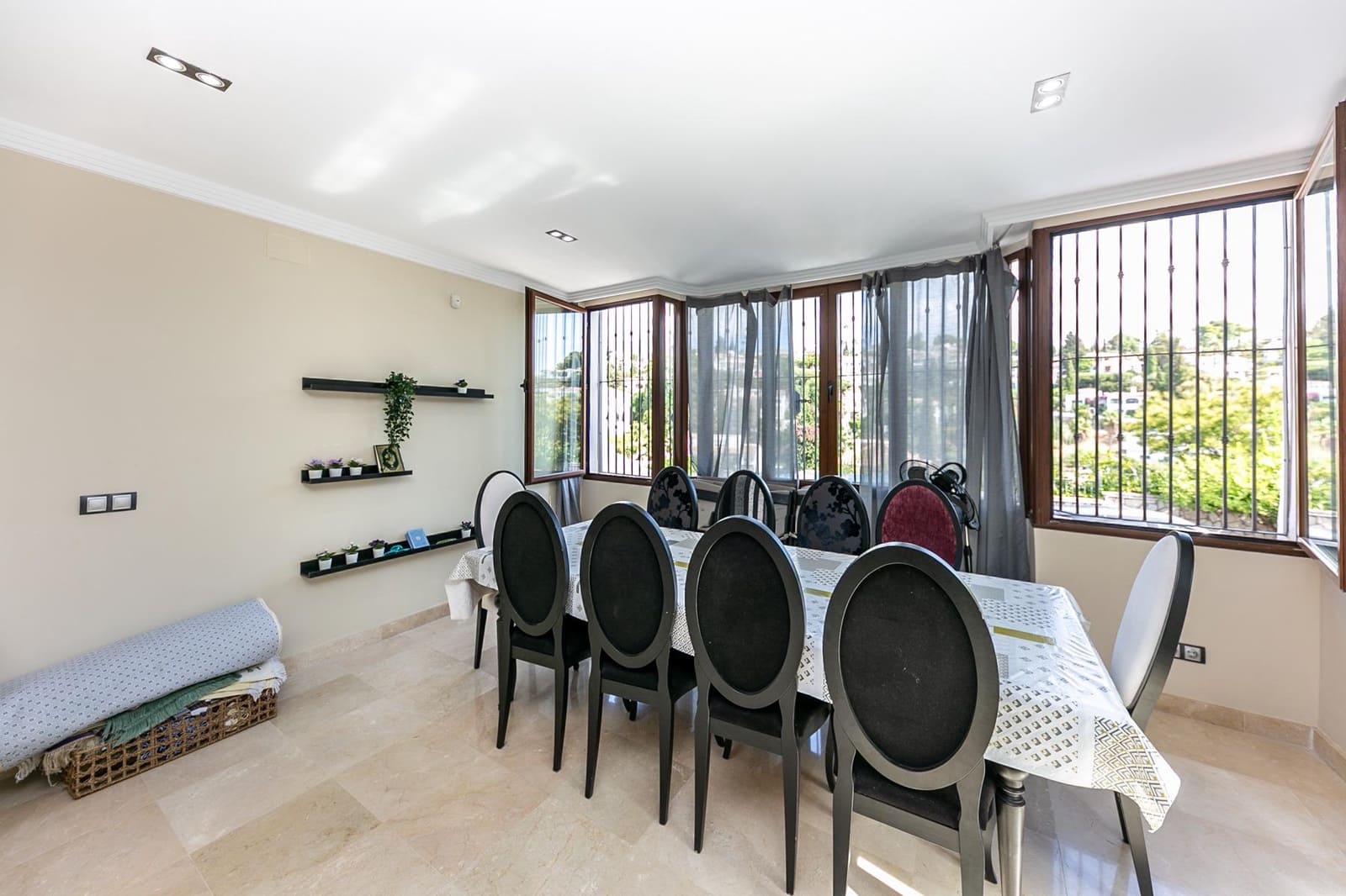 8 soverom Villa til salgs i La Sierrezuela med svømmebasseng - € 1 579 000 (Ref: 9285207)