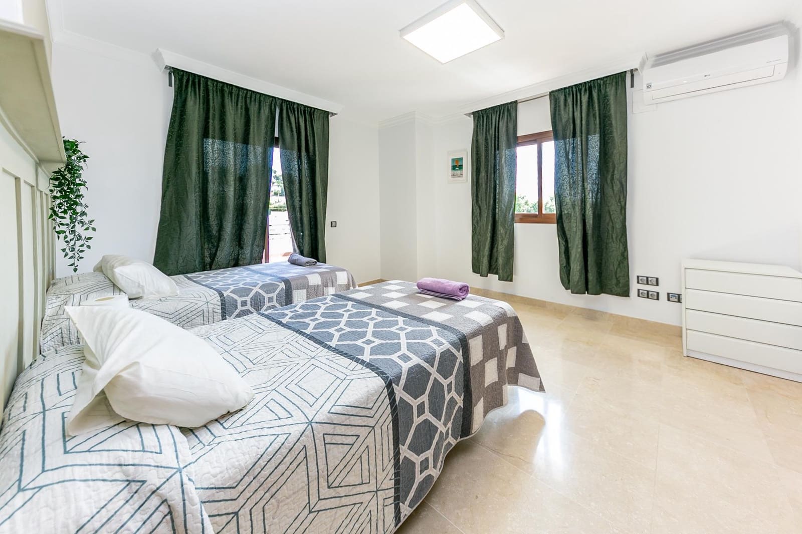 8 soverom Villa til salgs i La Sierrezuela med svømmebasseng - € 1 579 000 (Ref: 9285207)