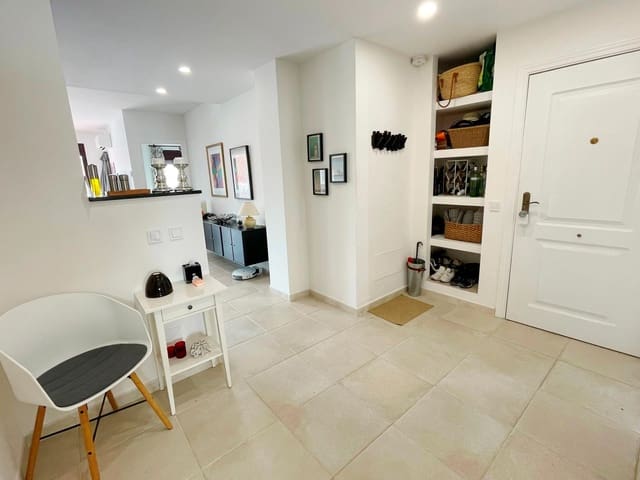 3 makuuhuone Huoneisto myytävänä paikassa Nueva Andalucia, Marbella mukana uima-altaan - 575 000 € (Ref: 9291546)