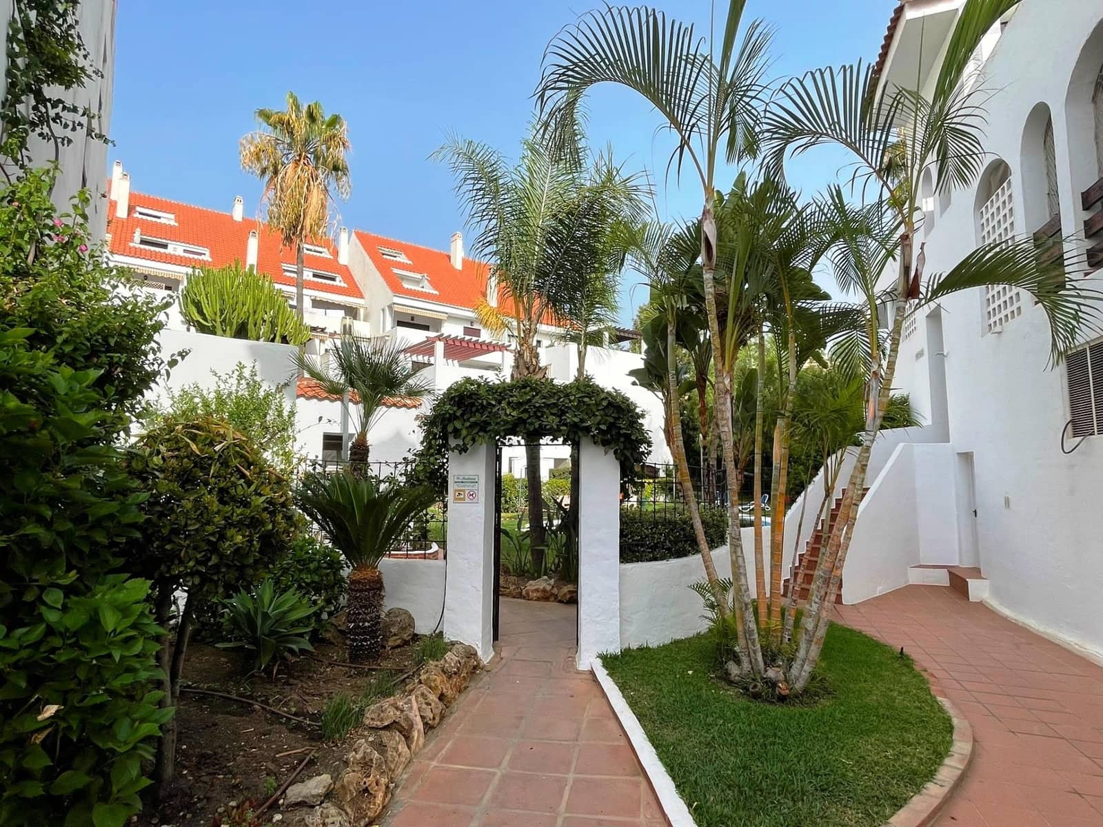 3 makuuhuone Huoneisto myytävänä paikassa Nueva Andalucia mukana uima-altaan - 575 000 € (Ref: 9291546)