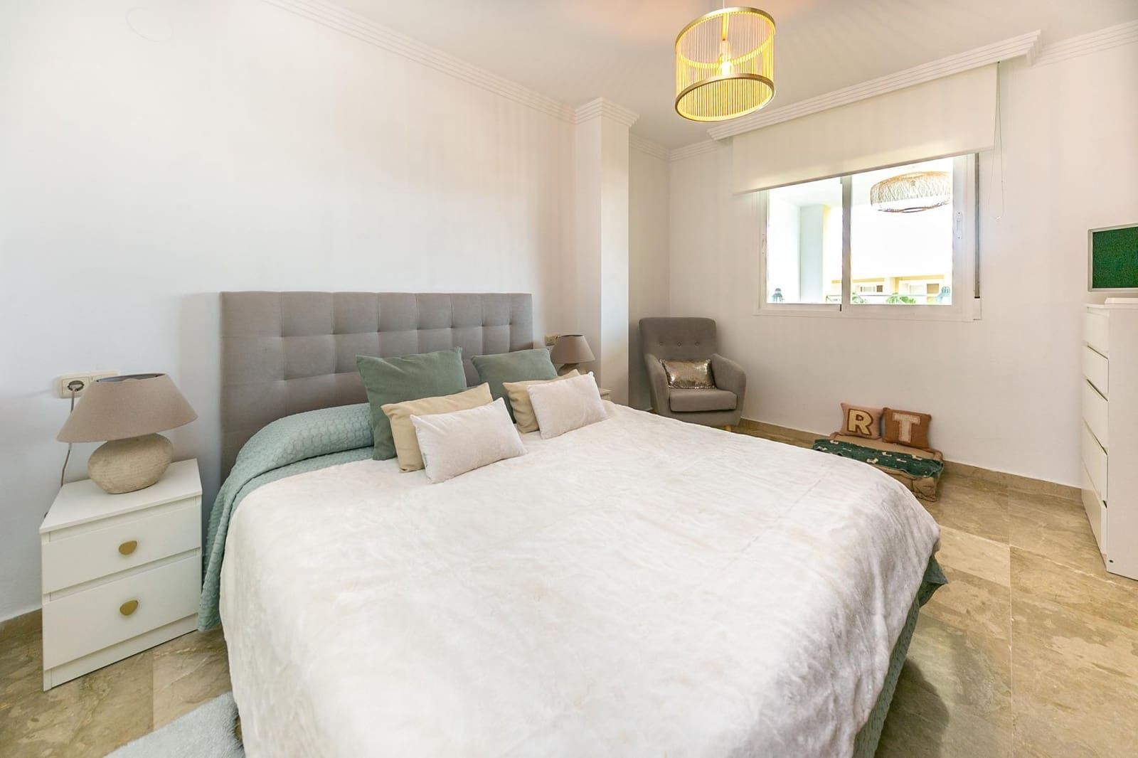 1 quarto Apartamento para venda em Nueva Andalucia com piscina garagem - 325 000 € (Ref: 9401030)