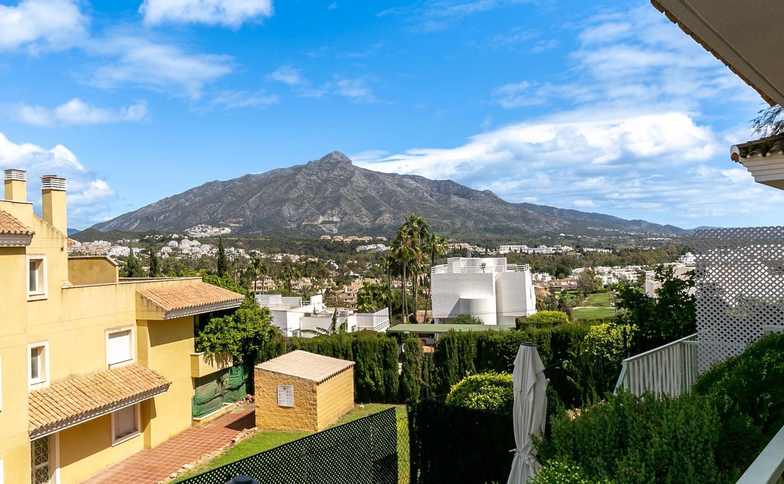 1 quarto Apartamento para venda em Nueva Andalucia com piscina garagem - 325 000 € (Ref: 9401030)