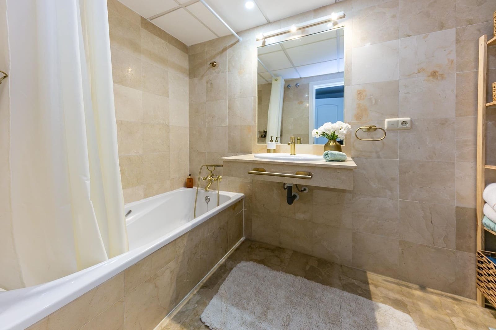 1 quarto Apartamento para venda em Nueva Andalucia com piscina garagem - 325 000 € (Ref: 9401030)