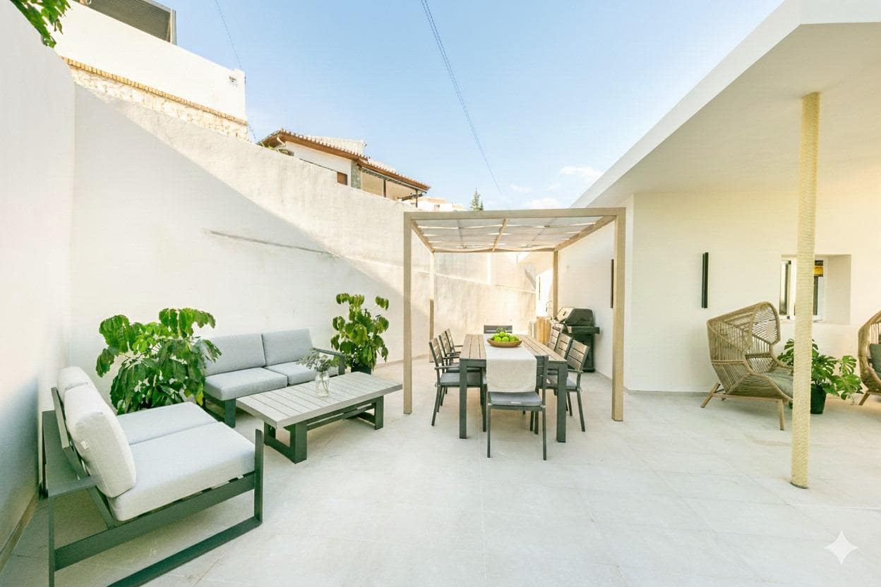 Chalet de 4 habitaciones en Fuengirola en venta con piscina garaje - 830.000 € (Ref: 9470986)