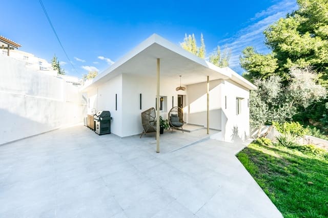 4 bedroom Villa for sale in Fuengirola with pool garage - € 830,000 (Ref: 9470986)