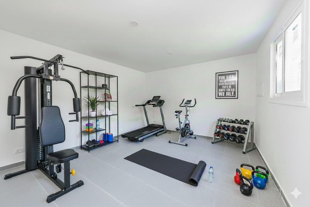 4 soveværelse Villa til salg i Fuengirola med swimmingpool garage - € 830.000 (Ref: 9470986)