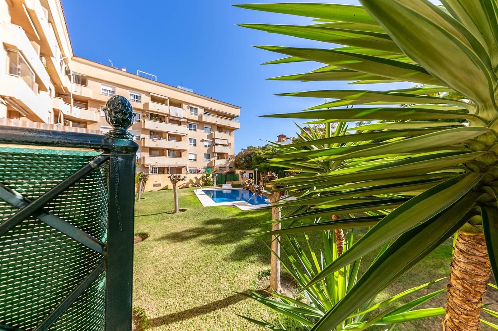 4 bedroom Apartment for sale in Benalmadena with pool garage - € 420,000 (Ref: 9486768)