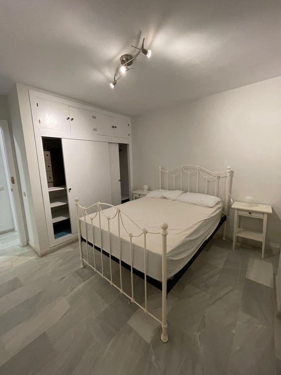 2 bedroom Apartment for rent in Fuengirola - € 1,200 (Ref: 9491314)