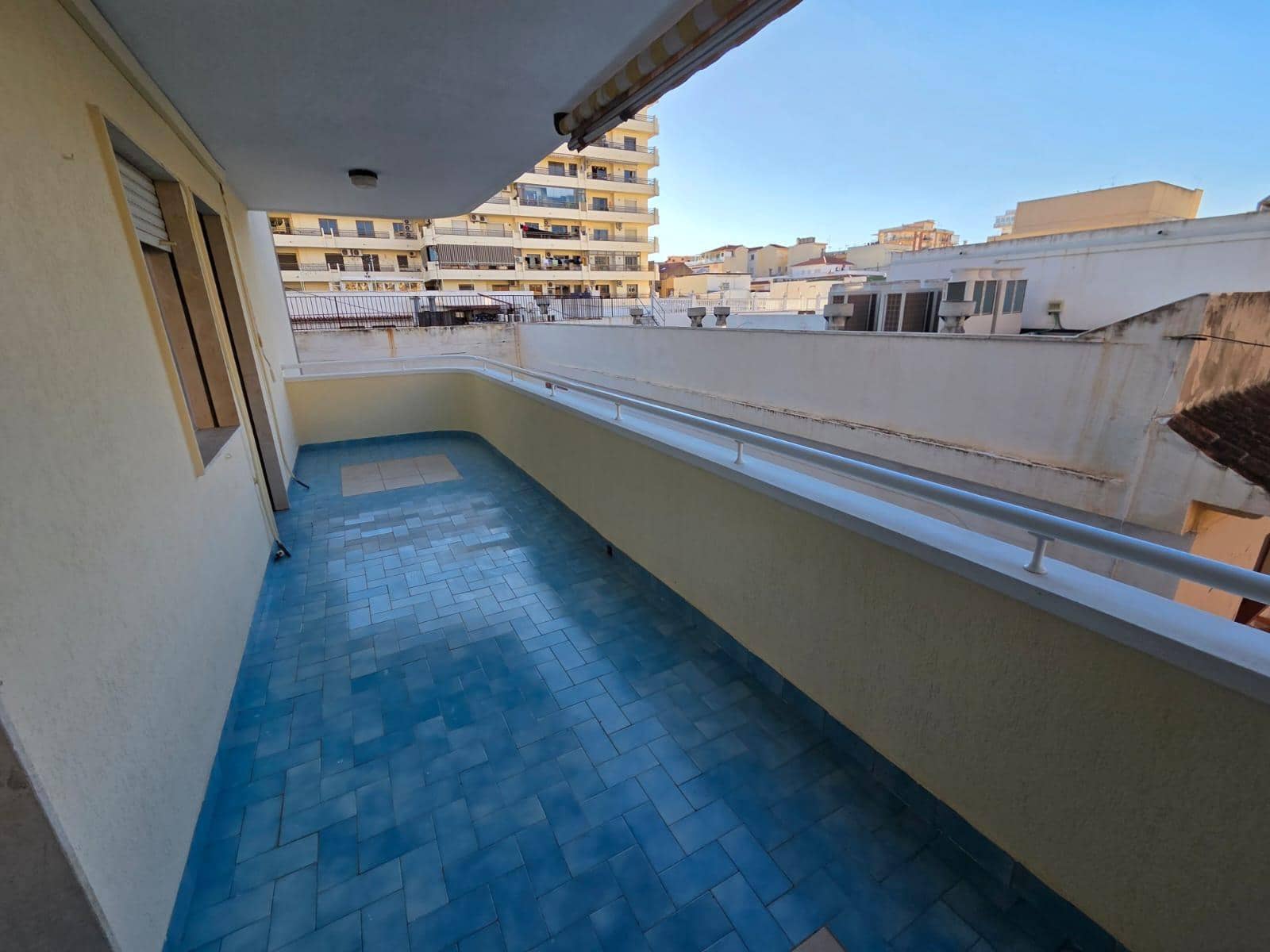 2 bedroom Apartment for rent in Fuengirola - € 1,200 (Ref: 9491314)
