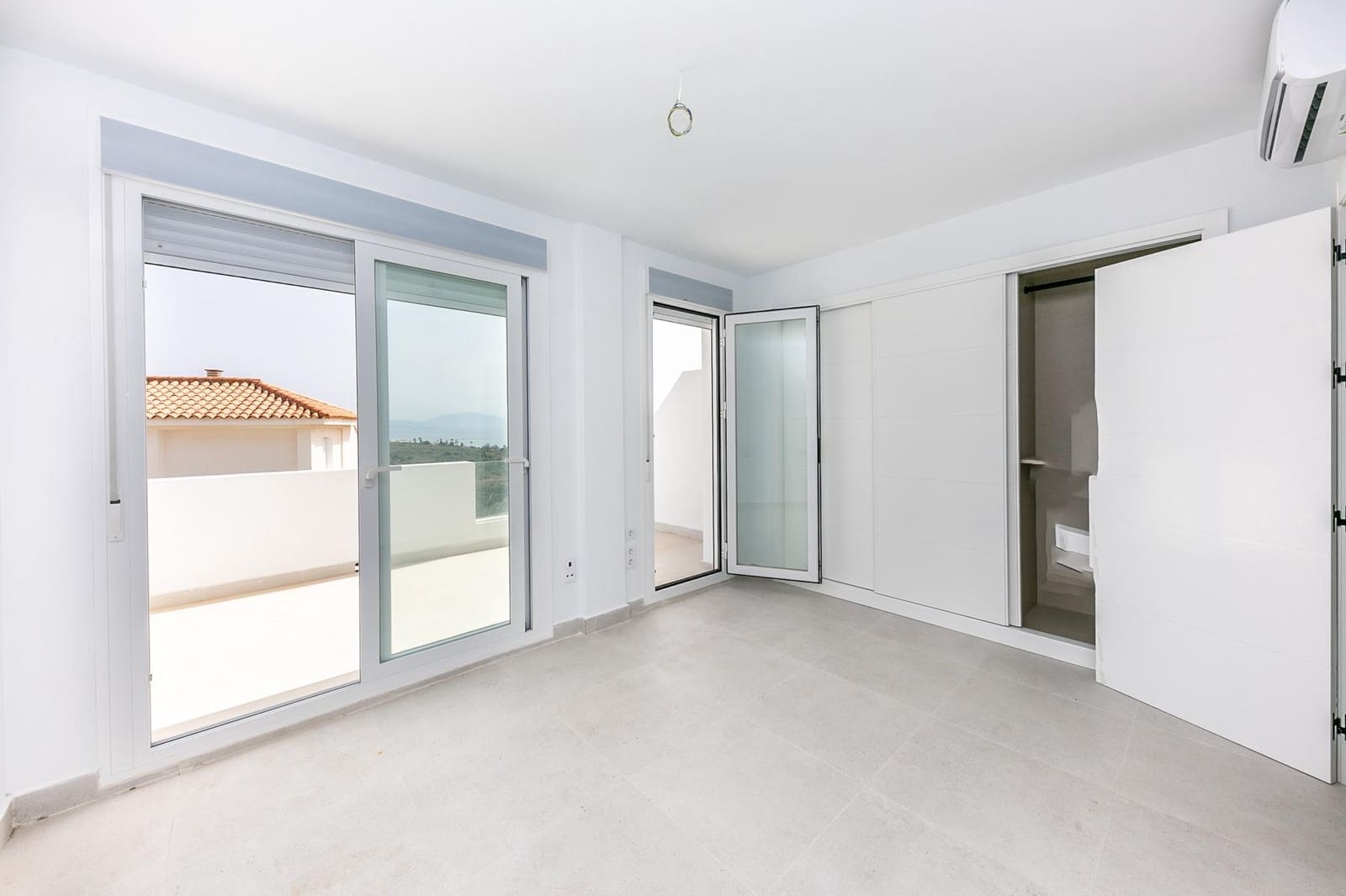 2 bedroom Semi-detached Villa for sale in Manilva - € 349,000 (Ref: 9494650)