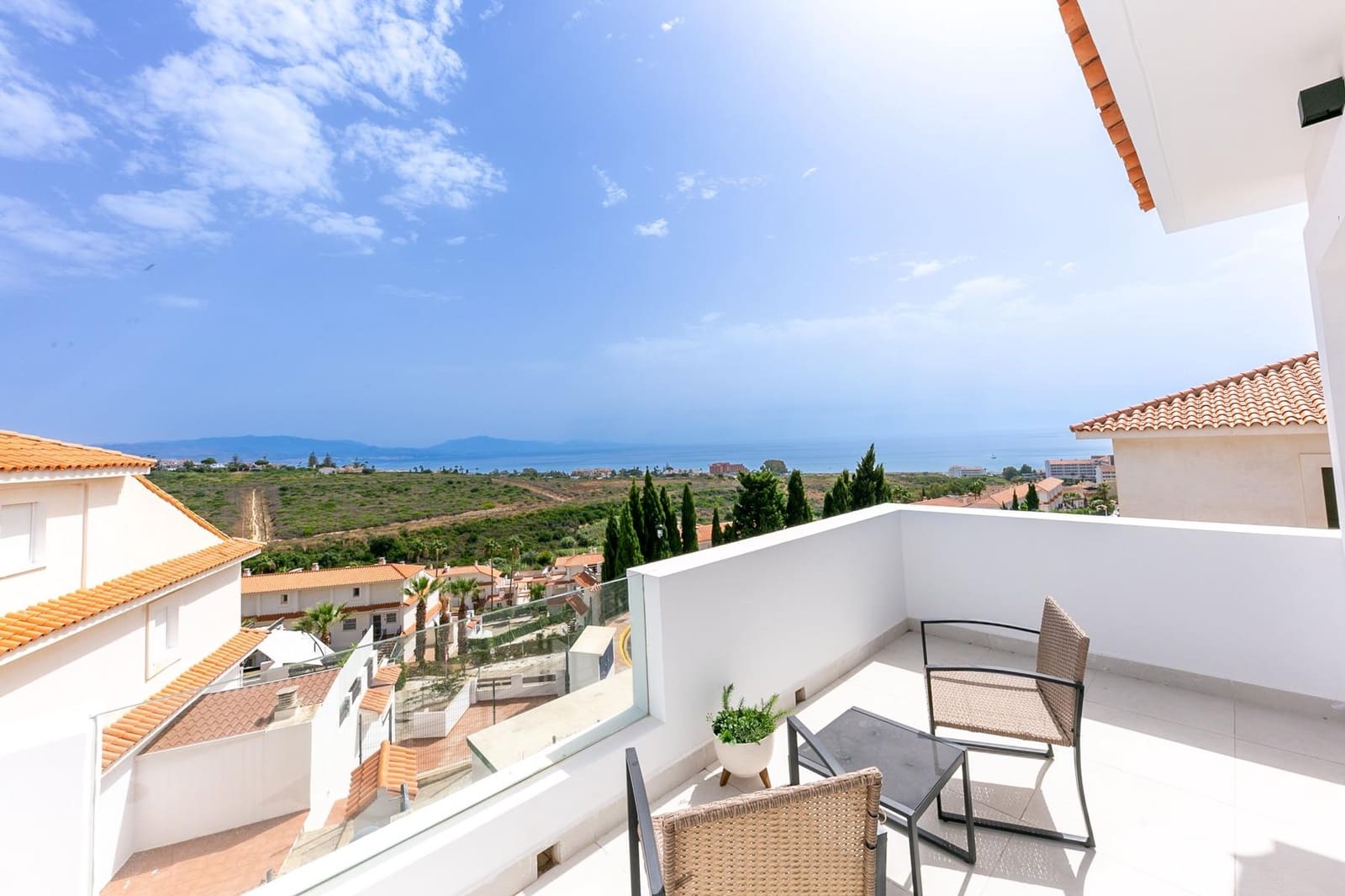 2 bedroom Semi-detached Villa for sale in Manilva - € 349,000 (Ref: 9494650)