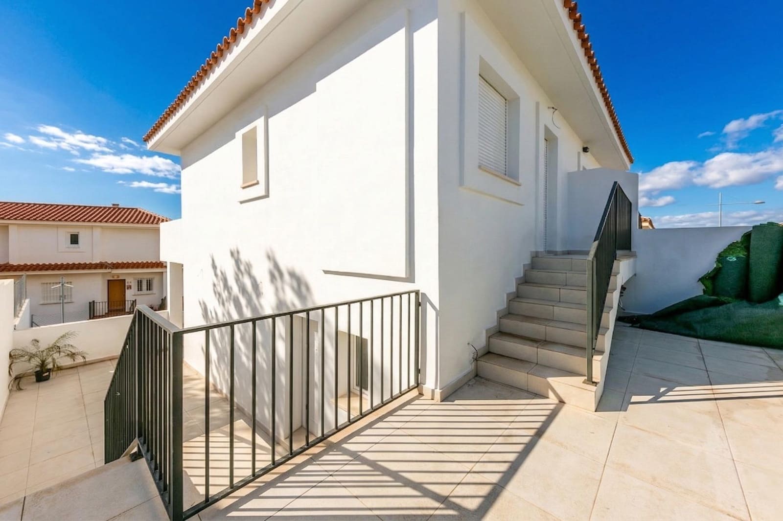 Pareado de 2 habitaciones en Manilva en venta - 315.000 € (Ref: 9494650)