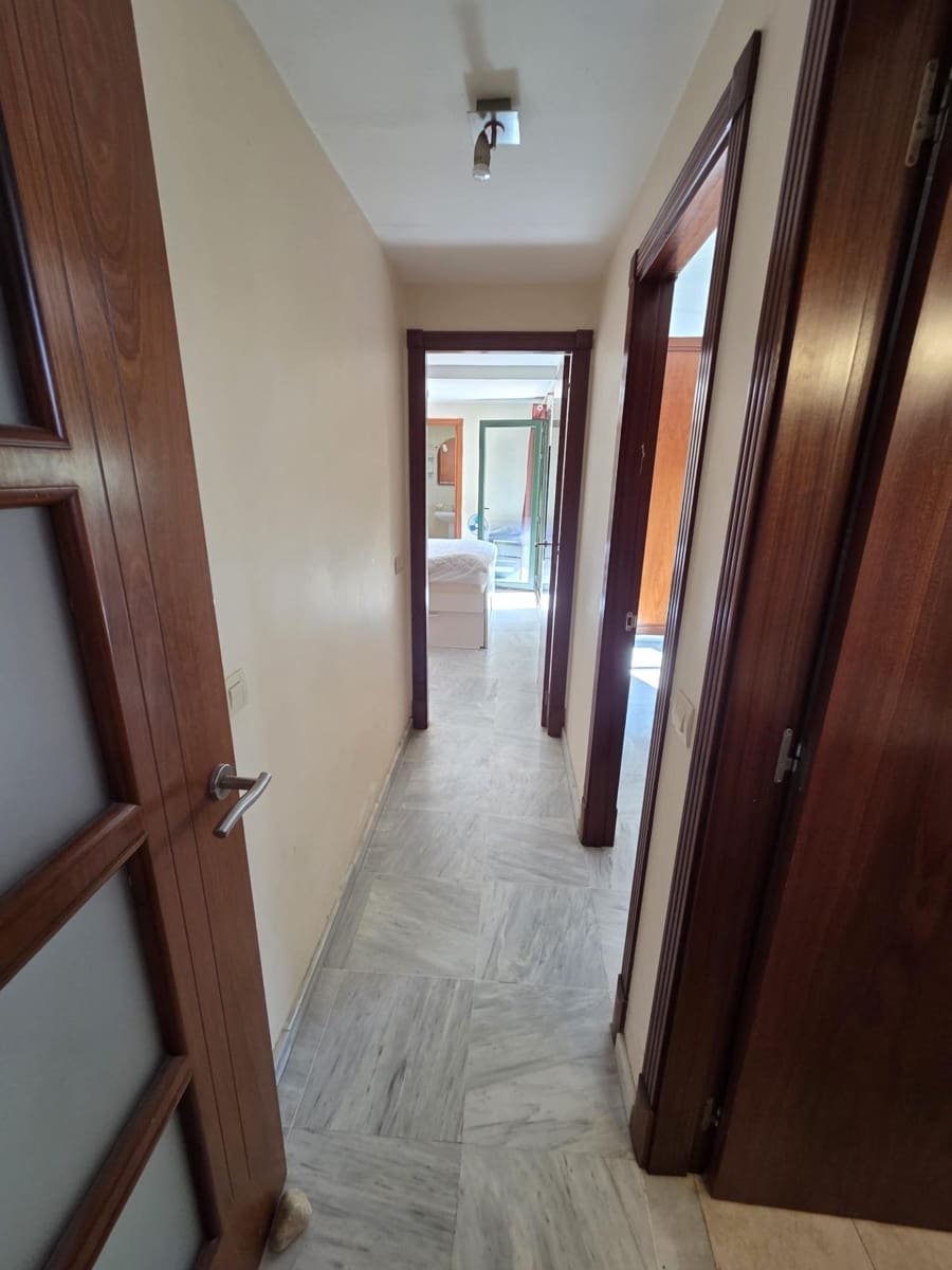 Apartamento de 2 habitaciones en Fuengirola en venta - 249.000 € (Ref: 9504568)