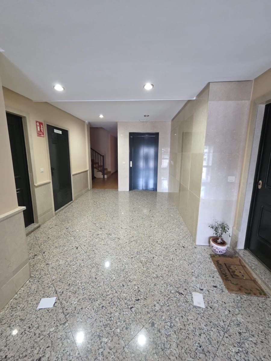 Apartamento de 2 habitaciones en Fuengirola en venta - 249.000 € (Ref: 9504568)