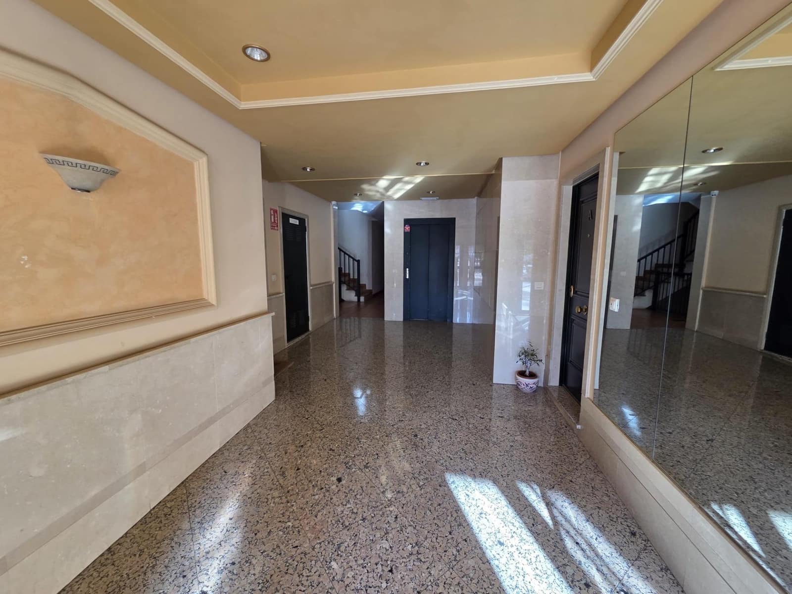 Apartamento de 2 habitaciones en Fuengirola en venta - 249.000 € (Ref: 9504568)