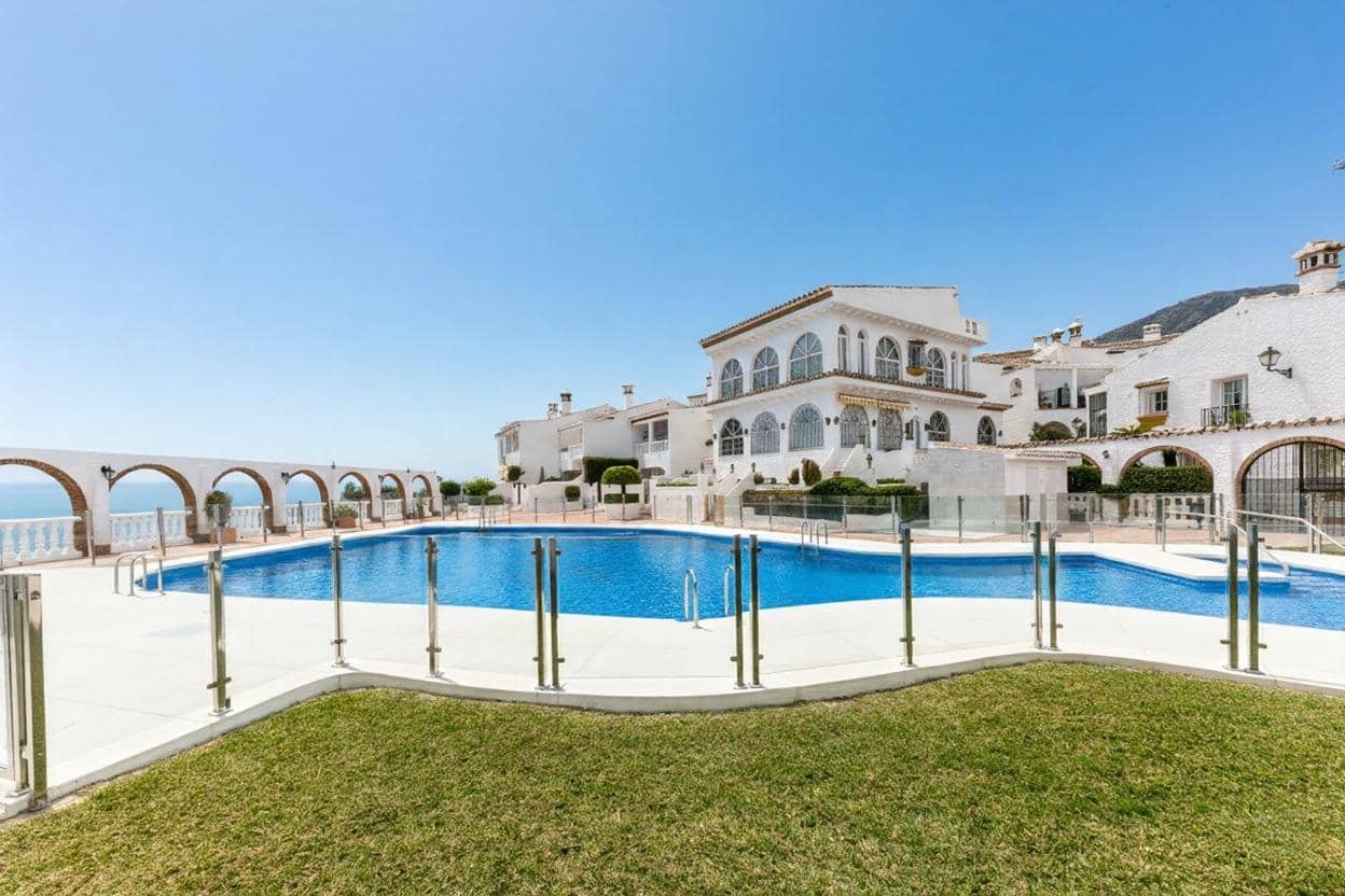 2 sovrum Takvåning till salu i Benalmadena med pool - 299 000 € (Ref: 9513420)