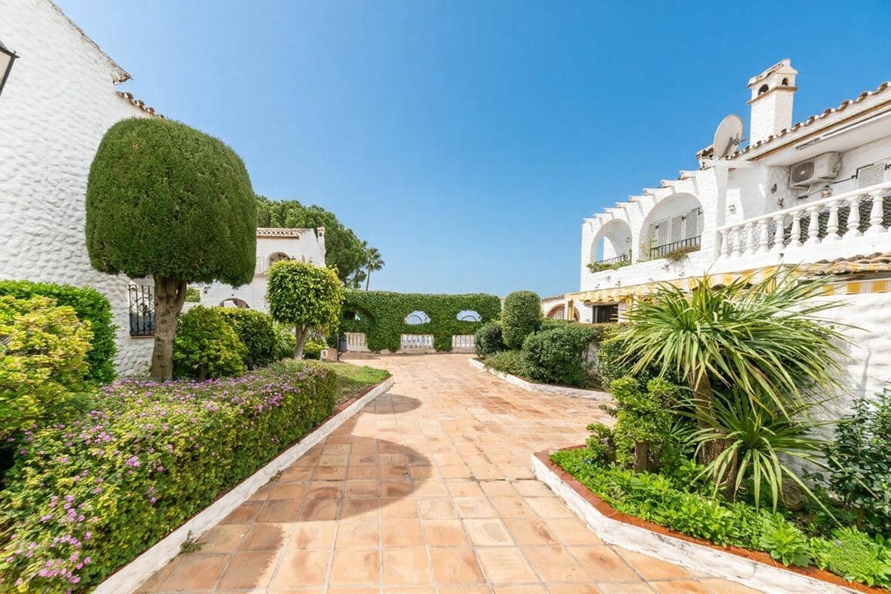 2 sovrum Takvåning till salu i Benalmadena med pool - 299 000 € (Ref: 9513420)