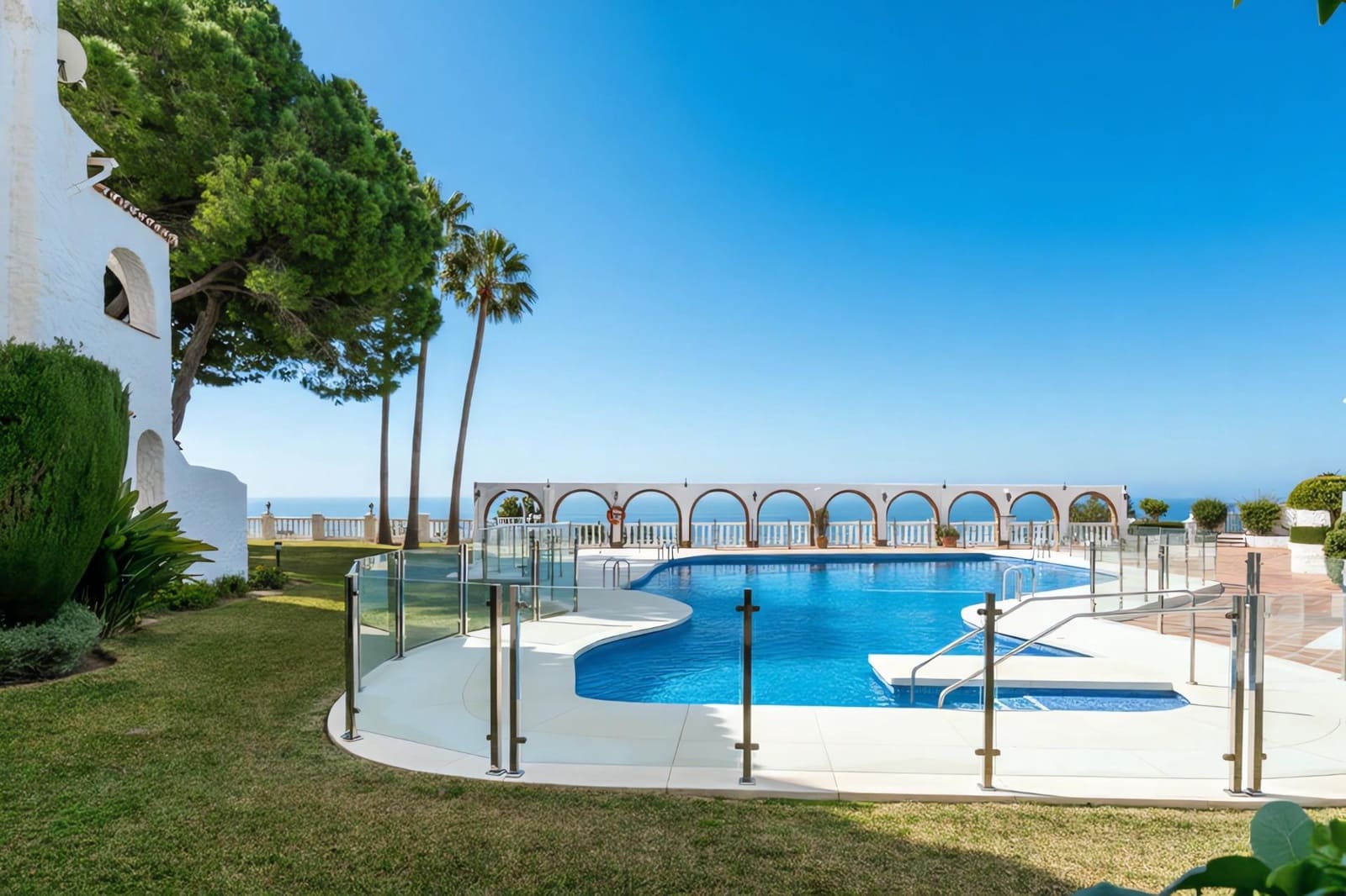 2 sovrum Takvåning till salu i Benalmadena med pool - 299 000 € (Ref: 9513420)