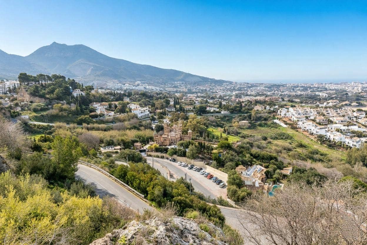 2 bedroom Penthouse for sale in Benalmadena with pool garage - € 285,000 (Ref: 9513420)